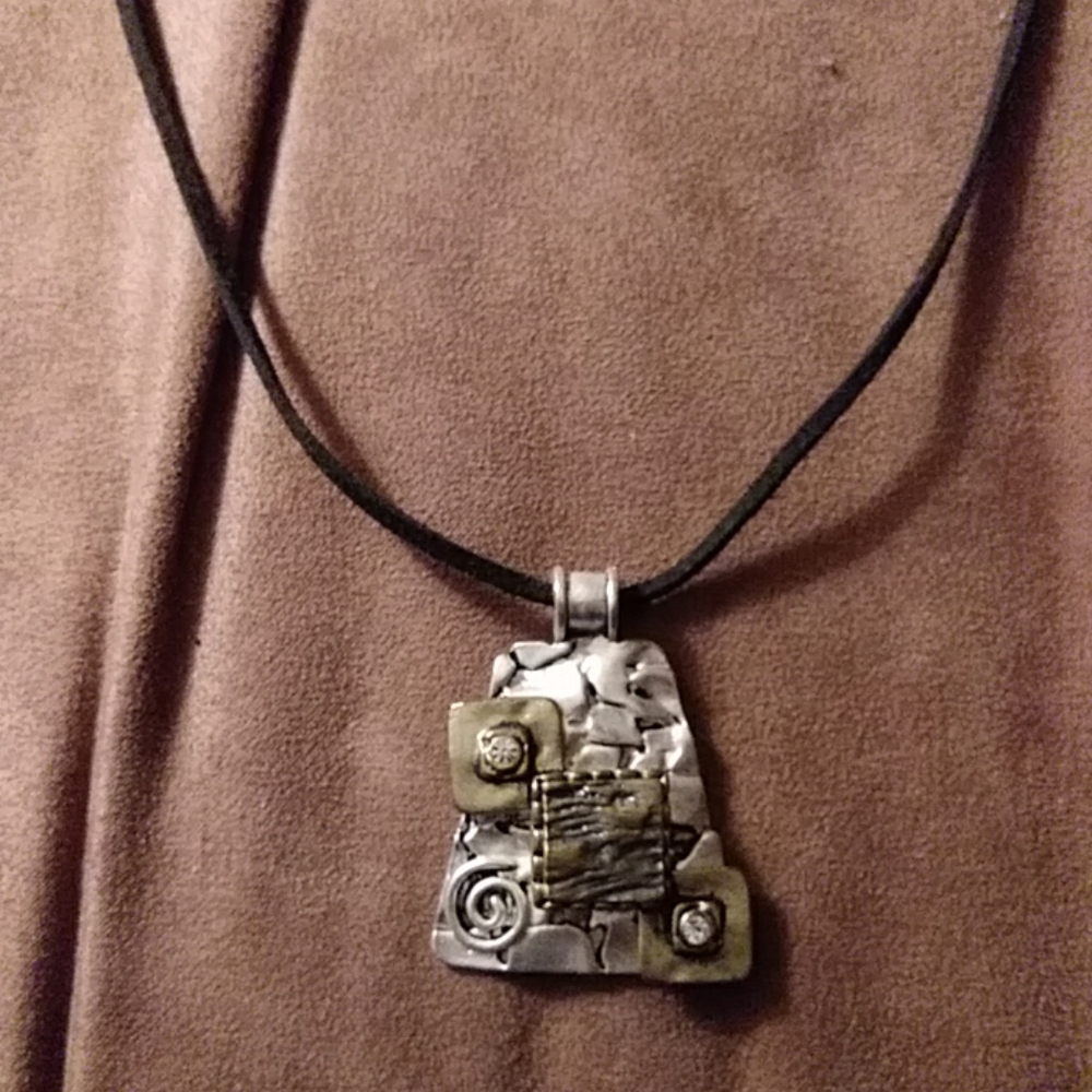 SALE! Vintage Silver pendant blk. Leather necklace